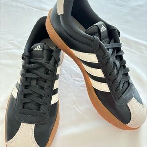 Adidas VL COURT 3.0 SHOES LIKE NEW (worn once) Original Price $75 Black/White